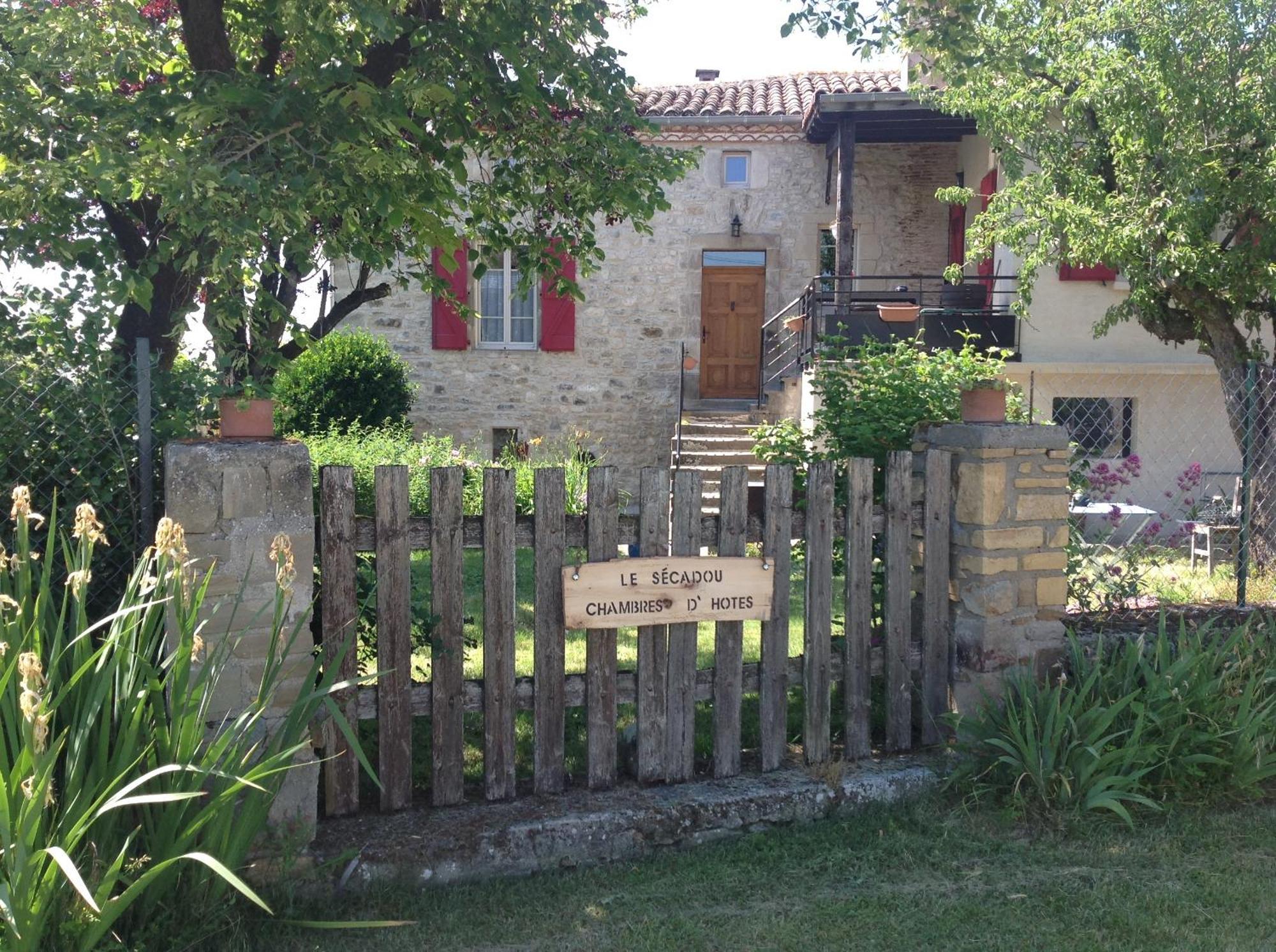 Le Secadou Chambres Et Table D'Hotes Bournazel  Exterior foto